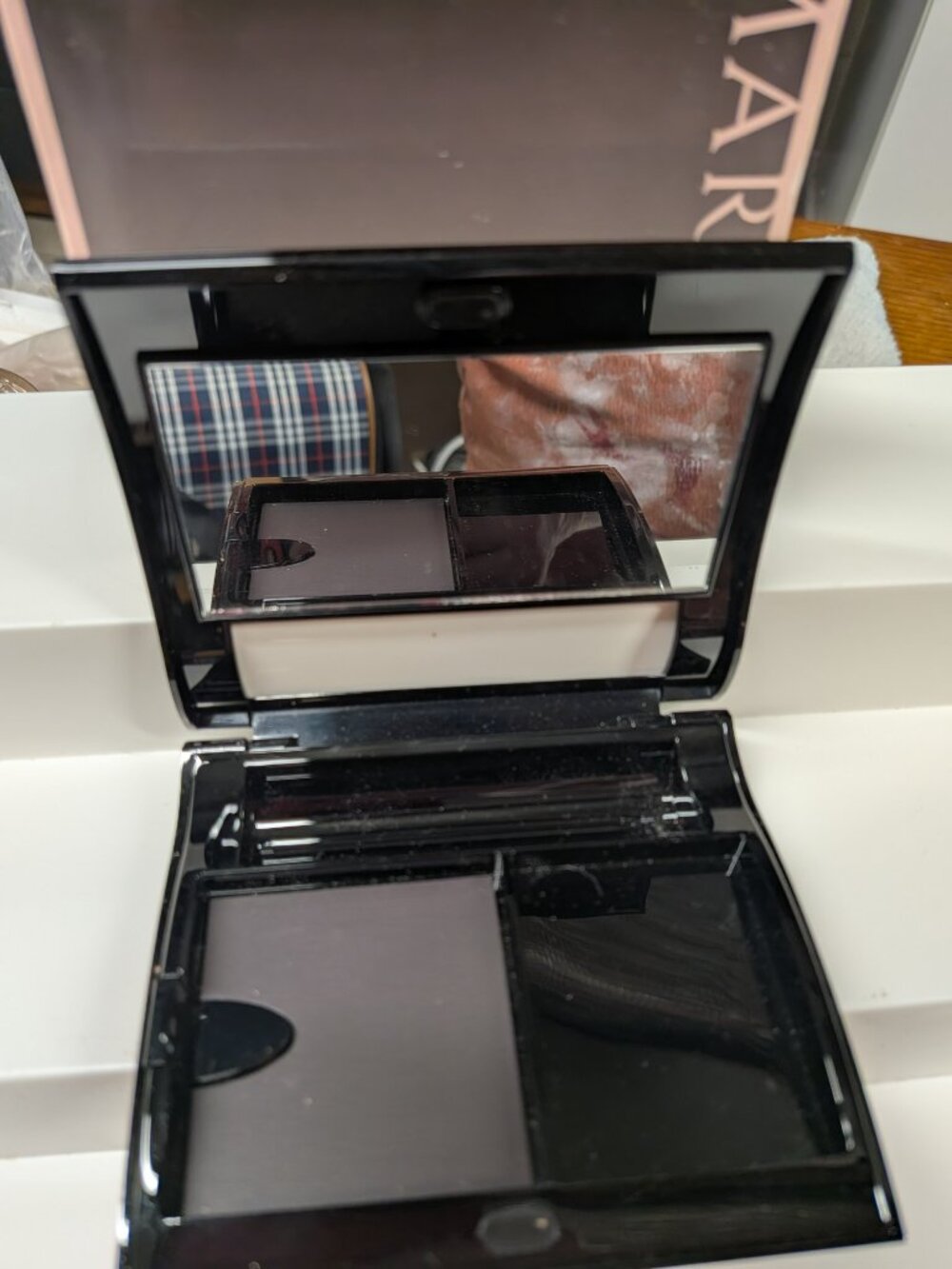 Mary Kay Compact - Picture 2 of 2